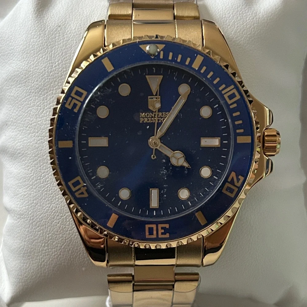 Invicta‎ Montres Gold and Blue Watch